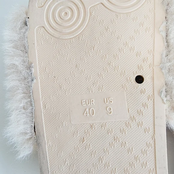 Pure Barre Fuzzy Fur Champagne Blush Slide Sandal Sz 8/9 (Mismatch) - Picture 8 of 13